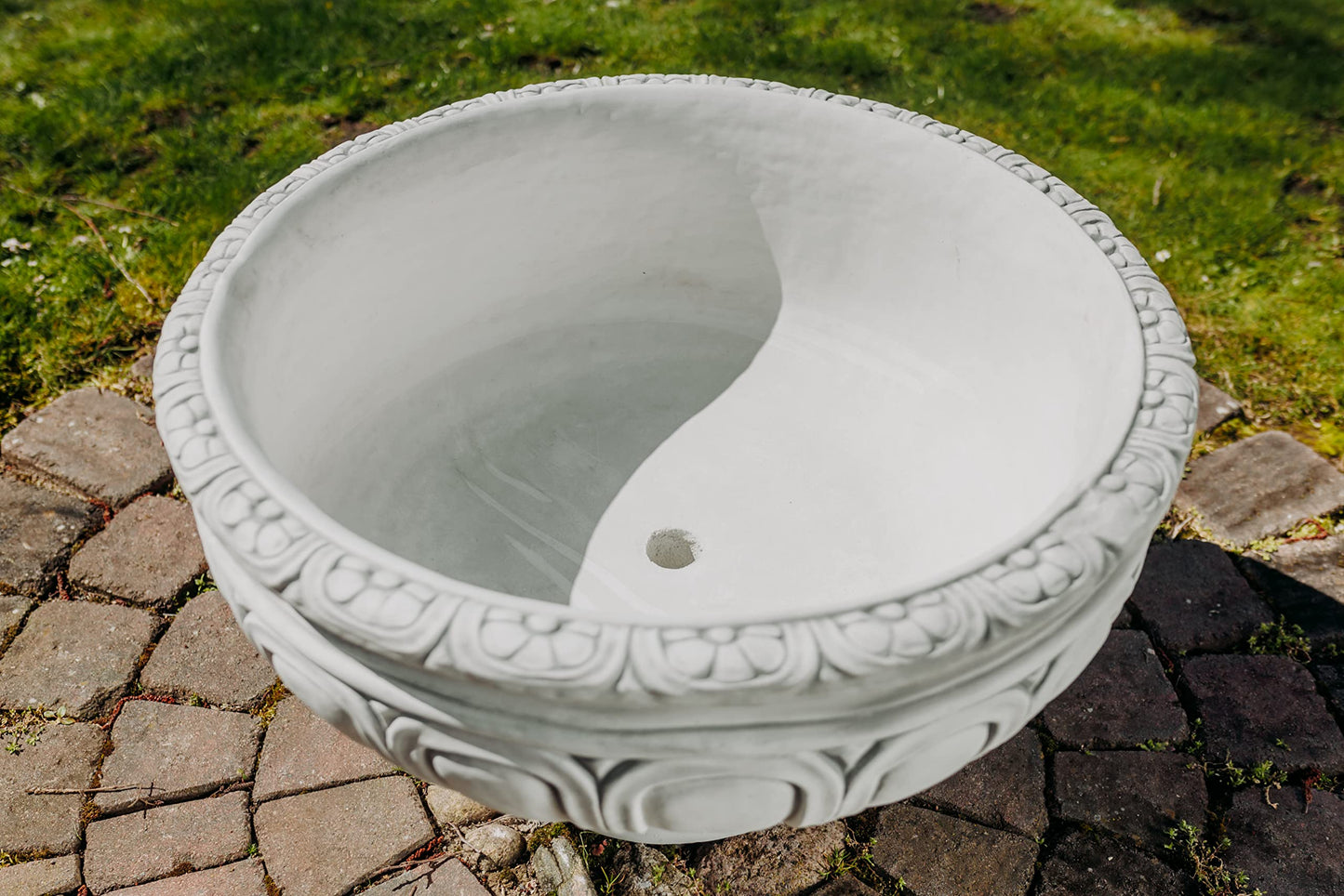 Massive Pflanzschale aus Steinguss – 110 L, 49 cm hoch, frostsicher & wetterfest, Garten Pflanzgefäß