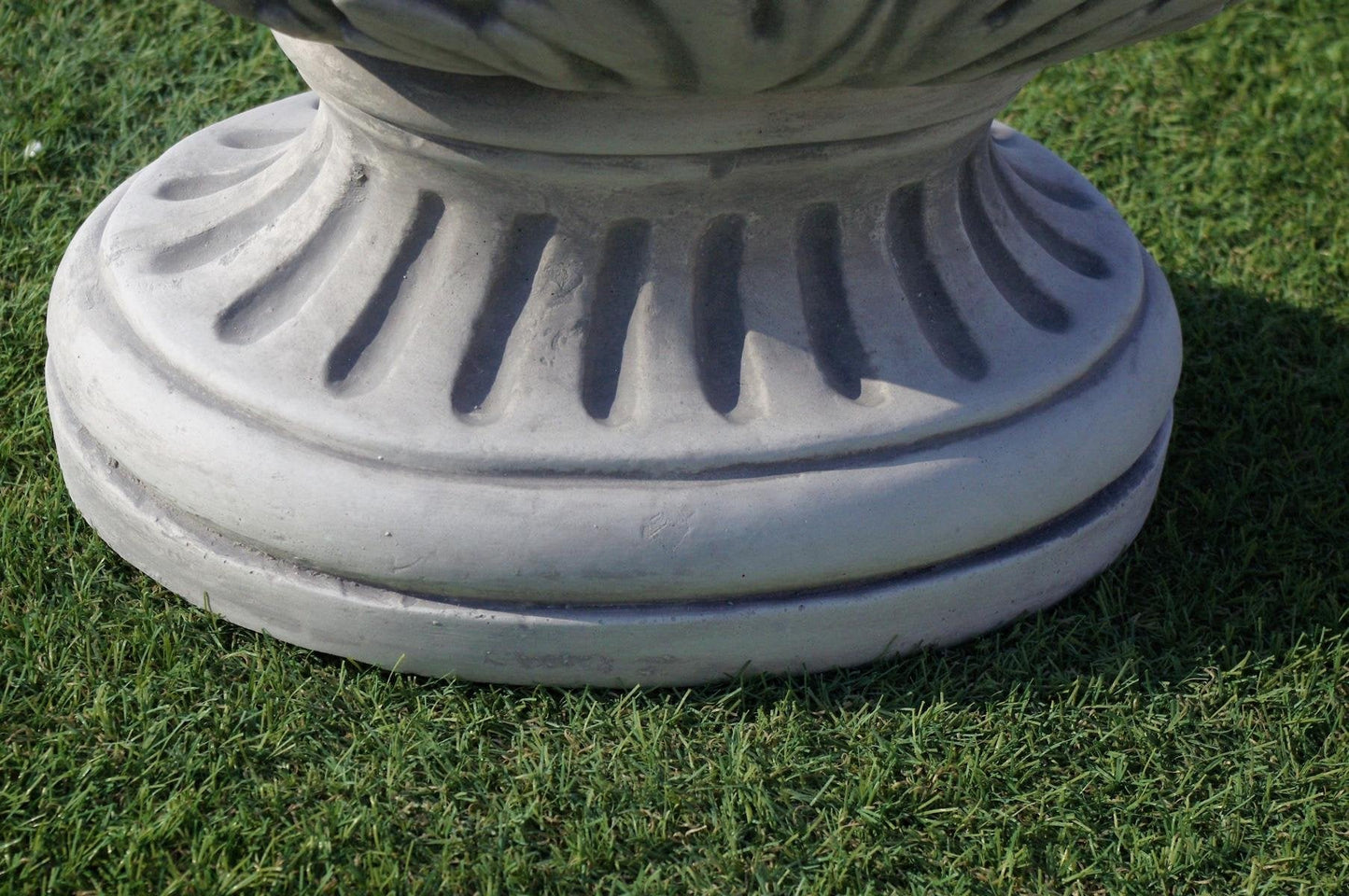 Ovale Pflanzschale Antik – XXL Pflanzkübel/Amphore, schwere Garten Deko, robust & wetterfest (124 kg)