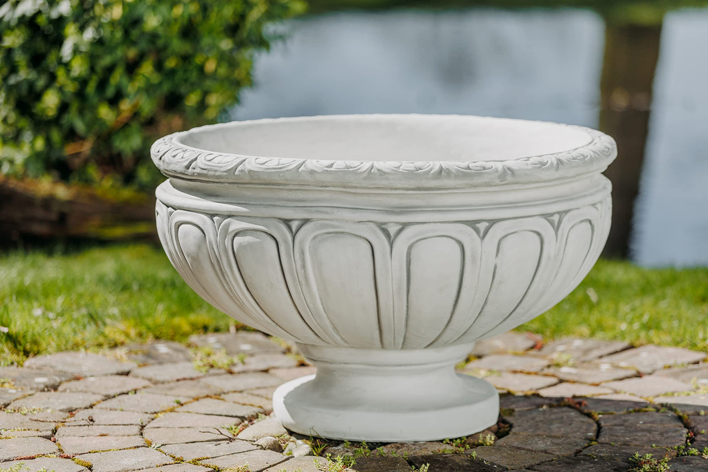 Massive Pflanzschale aus Steinguss – 110 L, 49 cm hoch, frostsicher & wetterfest, Garten Pflanzgefäß